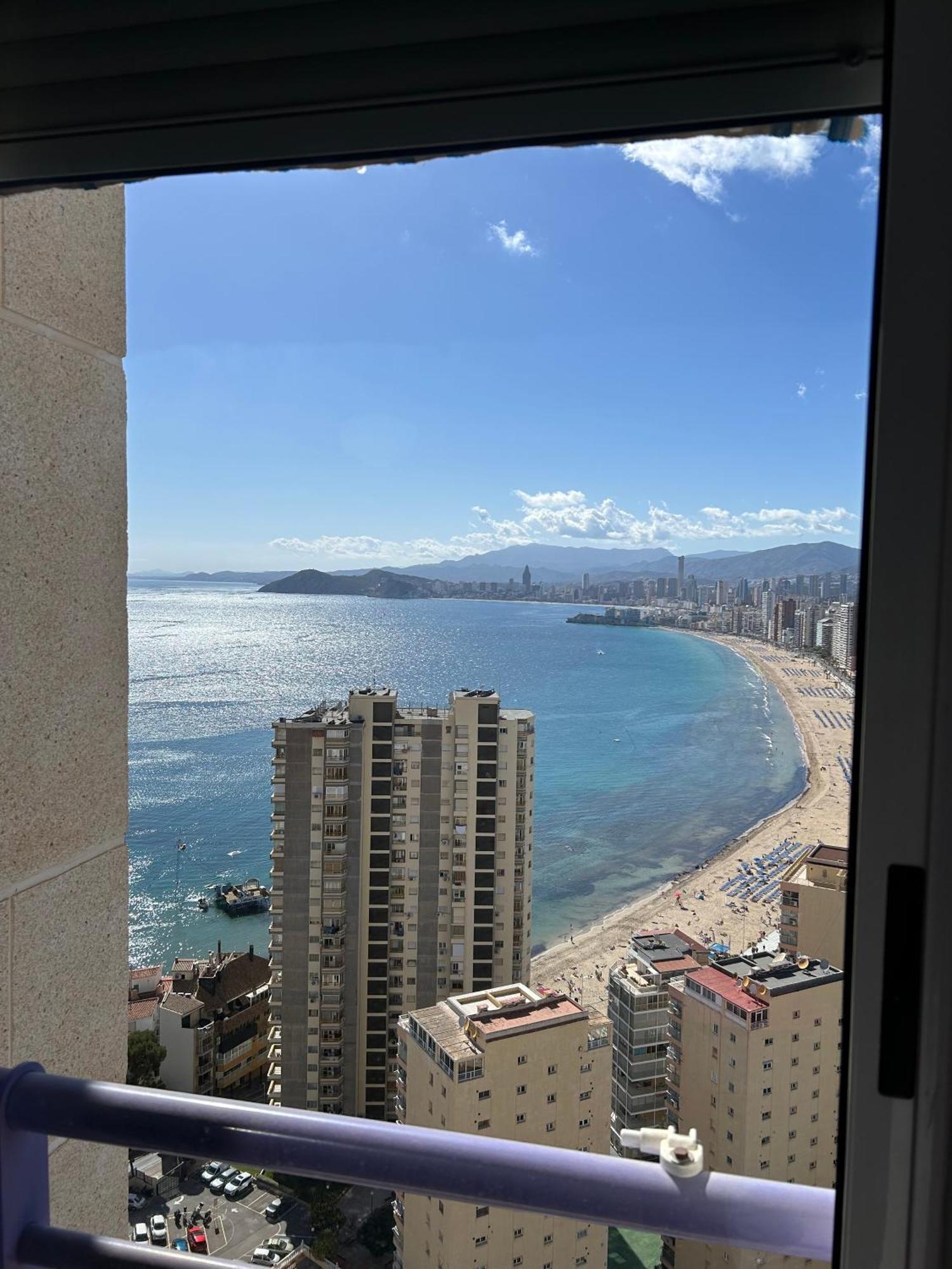 Apartamento Con Preciosas Vistas Y Piscina Benidorm Bagian luar foto